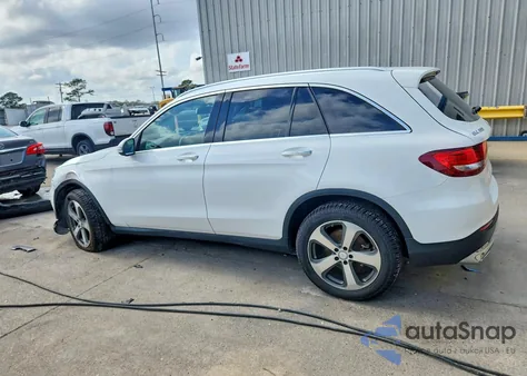 2016 Mercedes-Benz Glc 300 z USA, uszkodzony, nr VIN WDC0G4JB2GF082575